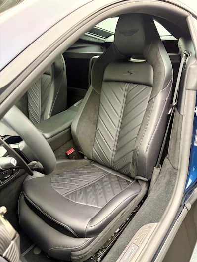 Fahrzeugbild ASTON MARTIN VANTAGE S