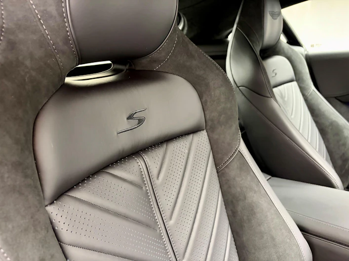 Fahrzeugbild ASTON MARTIN VANTAGE S