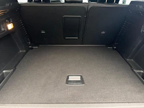 https://vehicle.imgix.net/4252820/c595c336-4dc7-43b0-889b-4e9296457a18.jpg