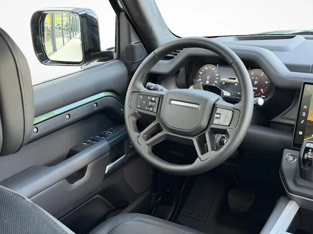 Land Rover Defender 110 3.0 D I6 350 X-Dynamic HSE