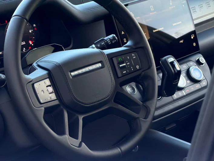 Fahrzeugbild LAND ROVER DEFENDER