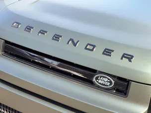 Land Rover Defender 110 3.0 D I6 350 X-Dynamic HSE