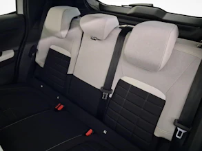 https://vehicle.imgix.net/4253389/d53705f7-9092-43f3-9771-c7327ea4a217.jpg