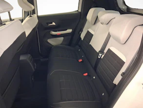 https://vehicle.imgix.net/4253393/bea926d1-727a-4254-889e-c250bf186c0f.jpg