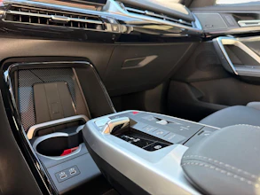 https://vehicle.imgix.net/4253556/e35ca1d4-8901-4db0-b6d2-45d18bf85e05.jpg