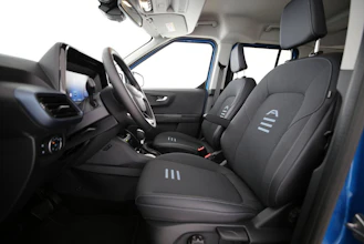 https://vehicle.imgix.net/4253587/f18f2aa9-5879-4f75-b170-52f1f59375ce.jpg