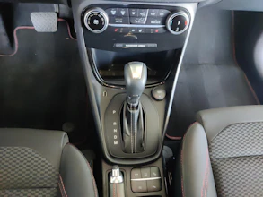 https://vehicle.imgix.net/4253730/ea67d38e-d116-4bbe-a572-675cb716669b.jpg