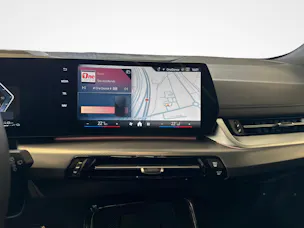 BMW 225e xDrive paddles Active Tourer