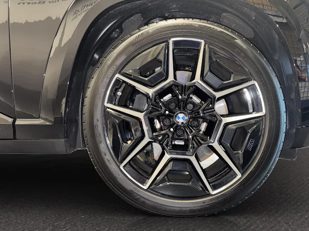 BMW XM Plug-in Hybrid