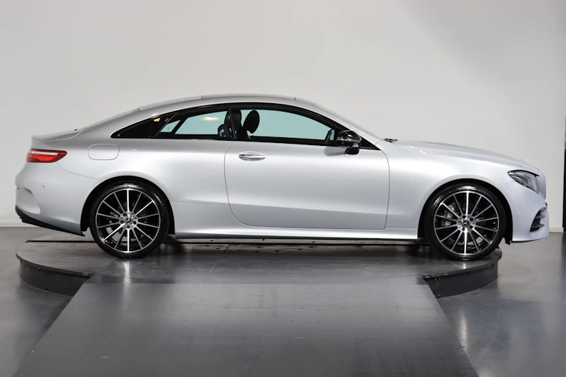 Fahrzeugbild MERCEDES-BENZ E 300