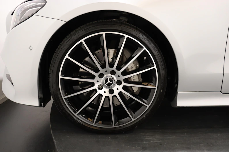 Fahrzeugbild MERCEDES-BENZ E 300