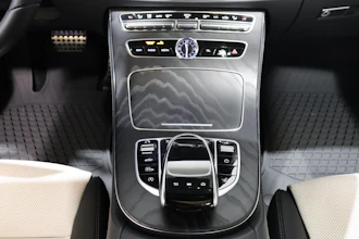 https://vehicle.imgix.net/4253846/bb37bf82-bc47-41d1-b8cb-6fd940fa9519.JPG