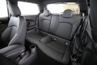 https://vehicle.imgix.net/4253852/9d1bc6d4-fc3e-47b4-9e05-33ed767ec055.jpg