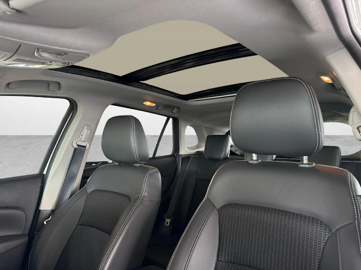 Fahrzeugbild SUZUKI S-CROSS