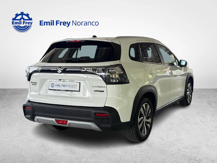 Fahrzeugbild SUZUKI S-CROSS