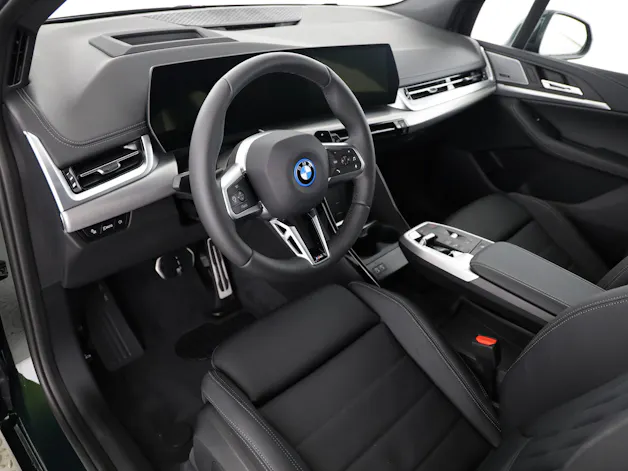 BMW 230e xDrive paddles Active Tourer