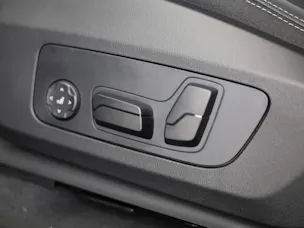 BMW 230e xDrive paddles Active Tourer
