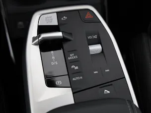 BMW 230e xDrive paddles Active Tourer