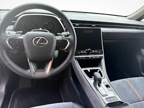 https://vehicle.imgix.net/4253933/1626315a-8aba-4f80-b1f5-af7a4deae0ce.jpg