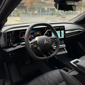 MITSUBISHI ECLIPSE CROSS 4