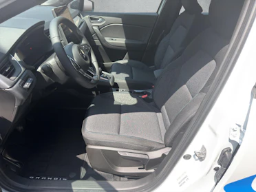 MITSUBISHI GRANDIS 9
