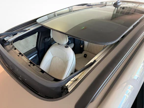 https://vehicle.imgix.net/4254031/cdf1fab8-6c6e-4ebe-9dbe-dc11c4b7e8f6.jpg