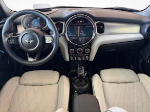 https://vehicle.imgix.net/4254031/fa1501d4-1e85-4f62-895d-11e42be2435e.jpg