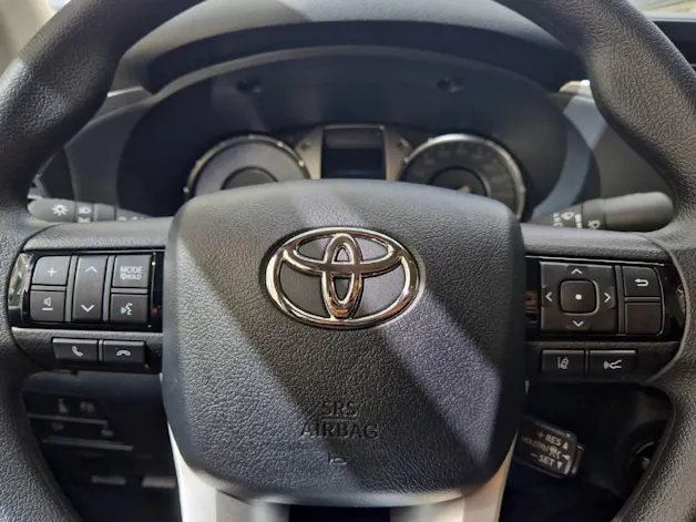 Toyota Hilux Double Cab.-Pick-up 2.8 48035/000