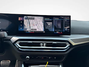 Fahrzeugbild BMW 330i xDrive