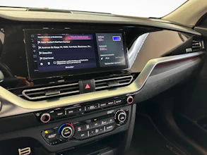 https://vehicle.imgix.net/4254235/854412f4-7feb-45f3-8f50-961e34092c94.jpg