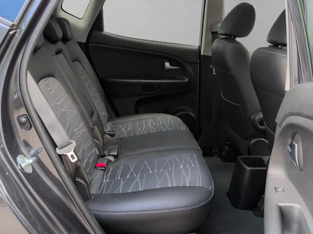 Kia Venga 1.6 CVVT Swiss Champion / inkl. Winterräder / Panorama-Glasdach / Rückfahrkamera / Occasiongarantie Premium