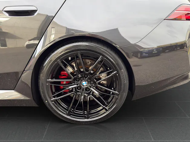 BMW M5 xDrive