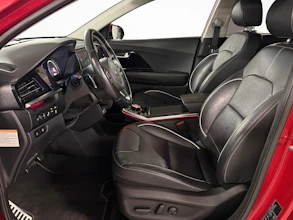 https://vehicle.imgix.net/4254408/f520886a-1939-4ec6-8639-f71244bcf717.jpg