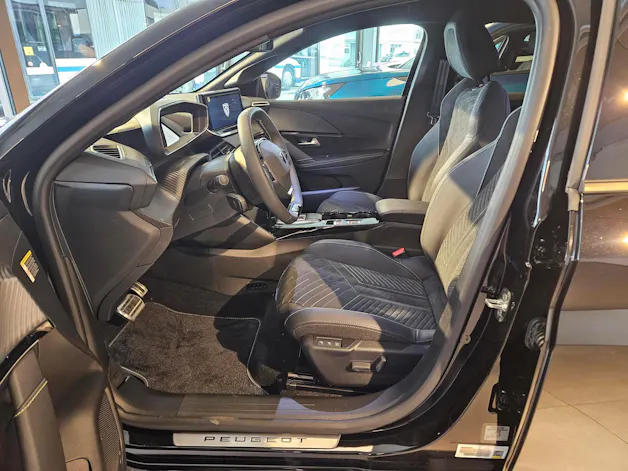 Peugeot 208 1.2 Hybrid 145 GT