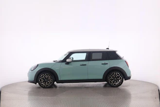 https://vehicle.imgix.net/4254561/1d27ac1e-ee2a-40ce-8d28-73a54c41acfc.jpg
