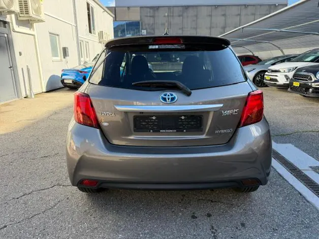 Toyota Yaris 1.5 VVT-i HSD Trend