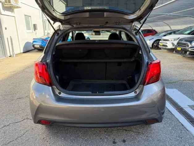 Toyota Yaris 1.5 VVT-i HSD Trend