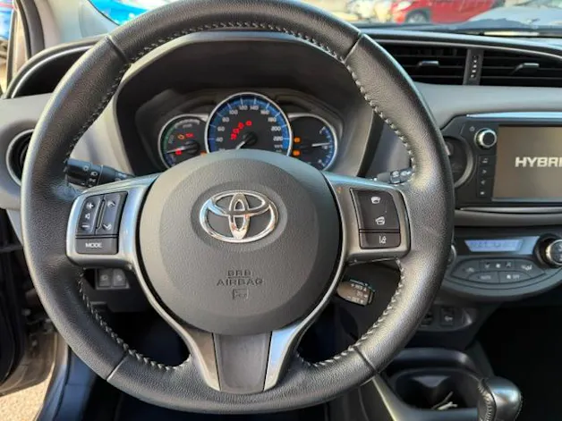 Toyota Yaris 1.5 VVT-i HSD Trend