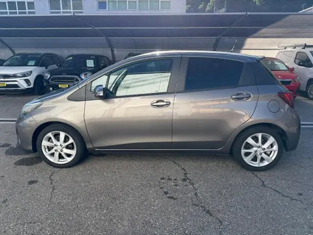 Toyota Yaris 1.5 VVT-i HSD Trend