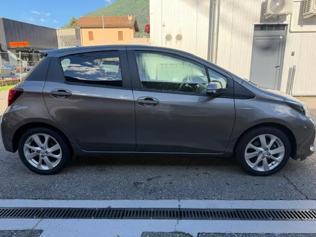 Toyota Yaris 1.5 VVT-i HSD Trend