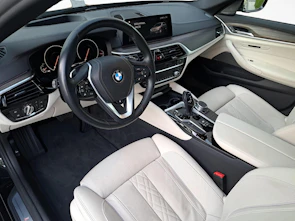 Fahrzeugbild BMW 540i xDrive SAG Touring
