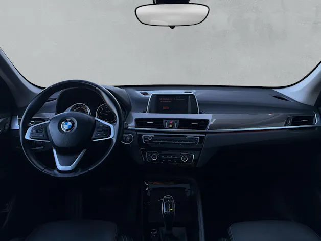BMW X1 18i sDrive X-line (CH)