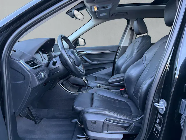 BMW X1 18i sDrive X-line (CH)
