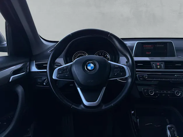 BMW X1 18i sDrive X-line (CH)