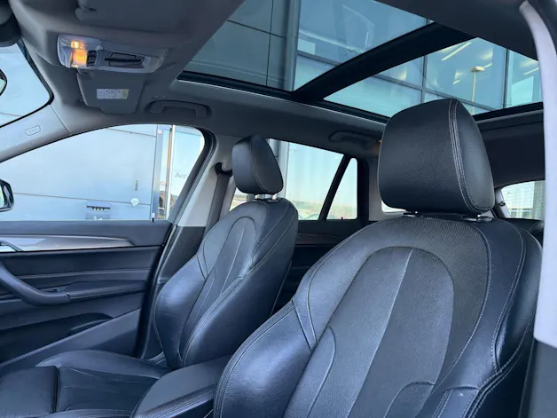 BMW X1 18i sDrive X-line (CH)
