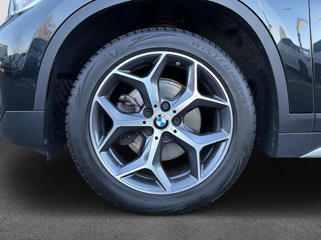 BMW X1 18i sDrive X-line (CH)
