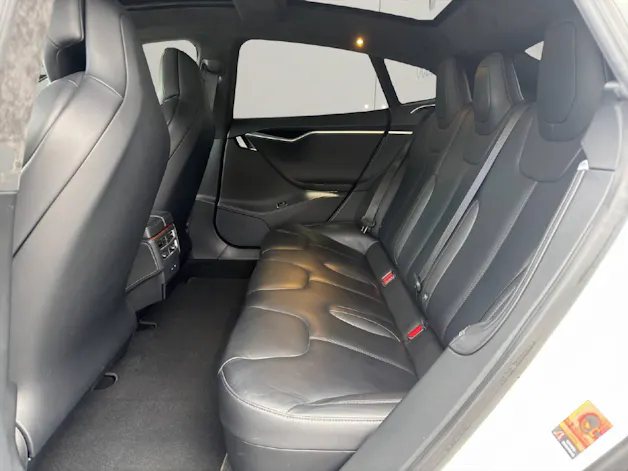 Tesla Model S 90 D