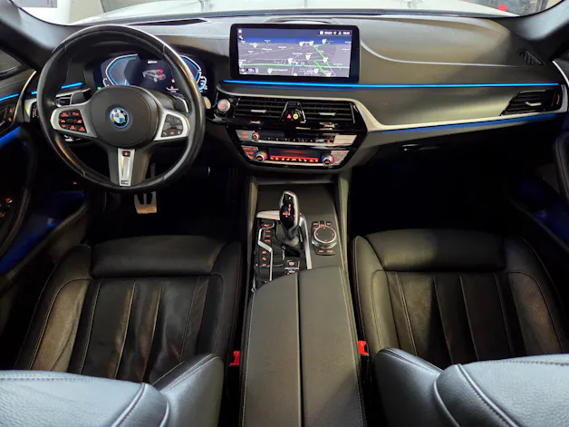 BMW 545e xDrive M-Sport