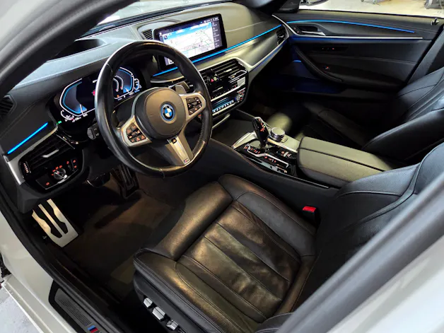 BMW 545e xDrive M-Sport