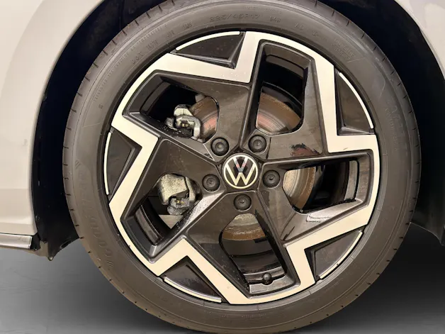 VW Golf 8 1.5 eTSI R-Line DSG